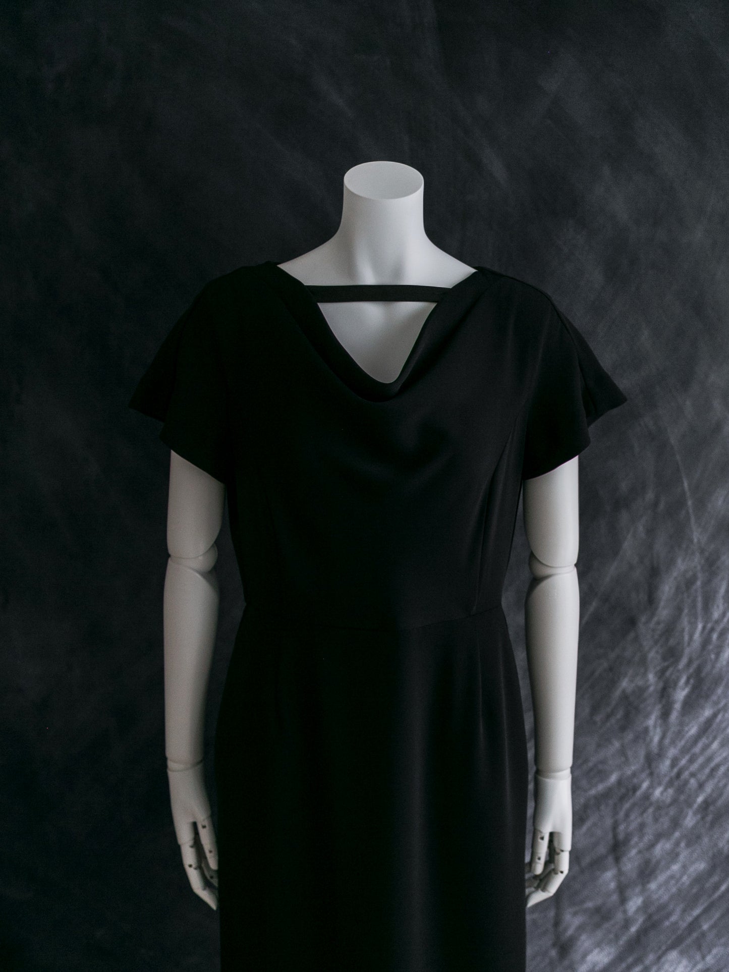 ドレープチョーカードレス