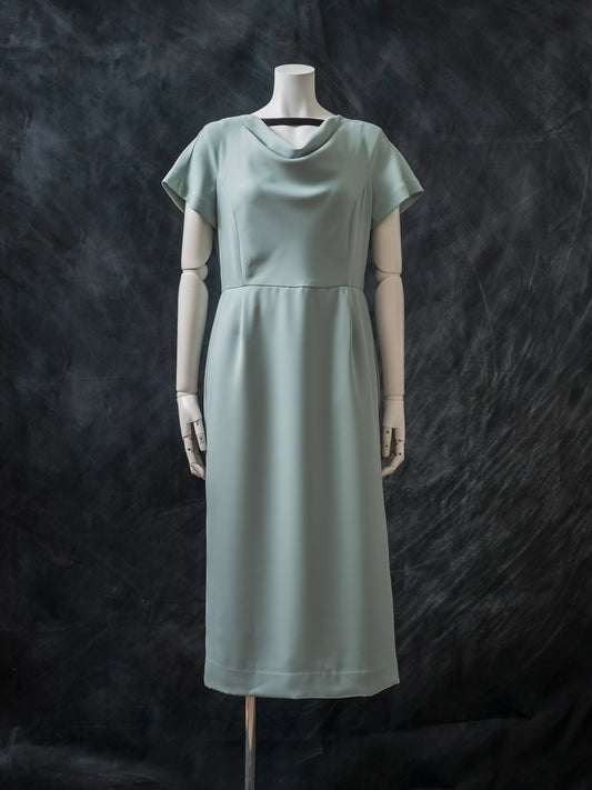 ドレープチョーカードレス