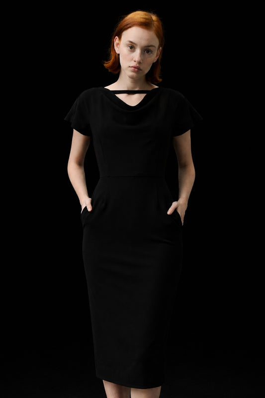 ドレープチョーカードレス