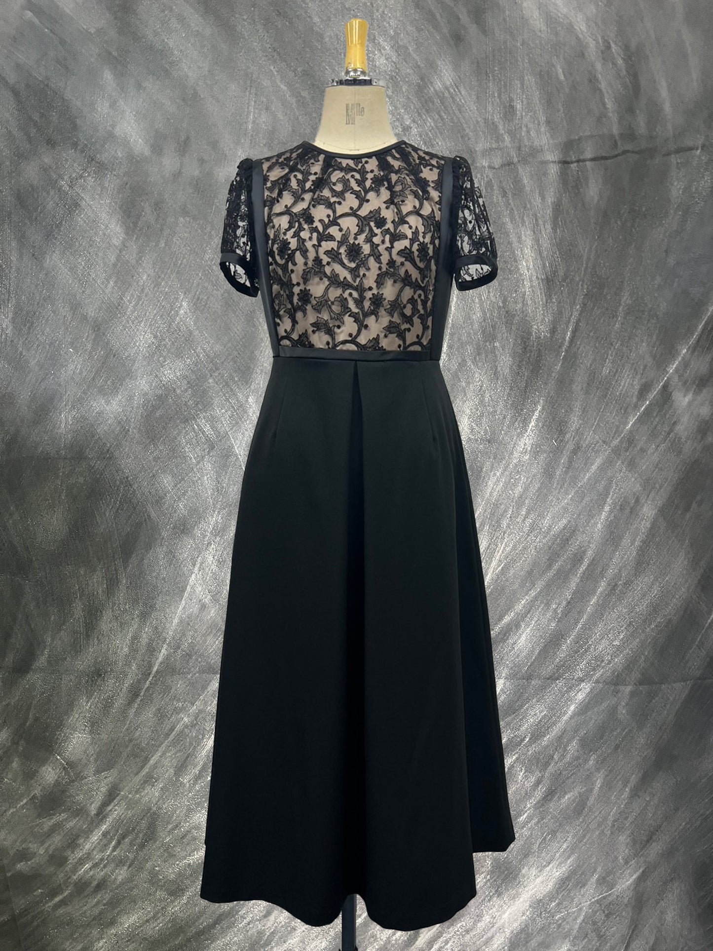 アラベスクサスペンダードレス